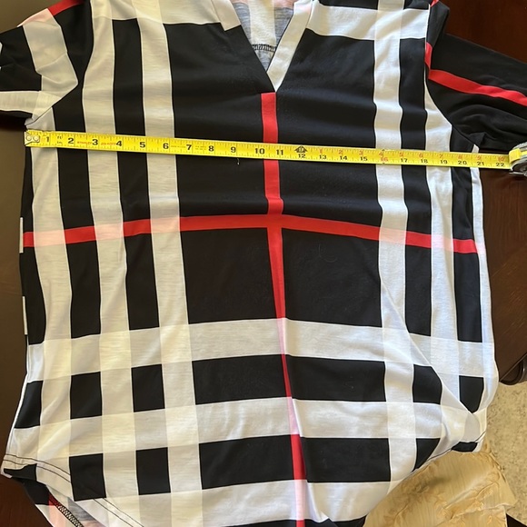 St. Jubileens Women’s tunic 3/4 sleeves black/white/gray/red Vneck size Large - Picture 14 of 17